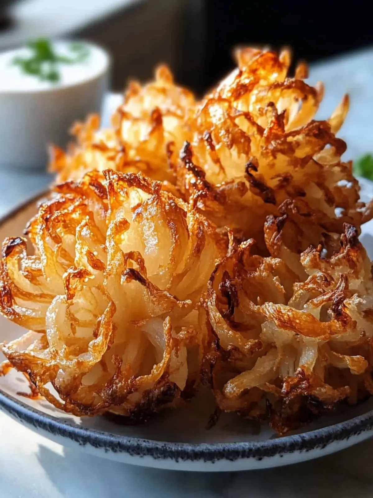 Gesunde Mini-Luftfritteuse blühende Zwiebeln